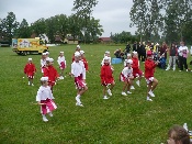 Princezny - mažoretky z Hluboké nad Vltavou - 2009 06. 06. - Nemanice Den dětí