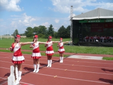 Princezny - mažoretky z Hluboké nad Vltavou - 2010 08. 08. - Bechyně - dechovkový festival