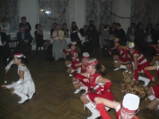 Princezny - mažoretky z Hluboké nad Vltavou - 2011 01. 29. - Olešník - sportovní ples