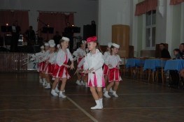 Princezny - mažoretky z Hluboké nad Vltavou - 2011 02. 11. - Zliv - Ples ZŠ