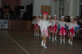 Princezny - mažoretky z Hluboké nad Vltavou - 2011 02. 11. - Zliv - Ples ZŠ