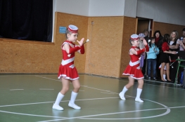 Princezny - mažoretky z Hluboké nad Vltavou - 2011 03. 27. - Hlubocký pohár