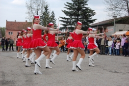 Princezny - mažoretky z Hluboké nad Vltavou - 2011 05. 01. - Rapšašské Zikmundohraní