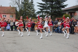 Princezny - mažoretky z Hluboké nad Vltavou - 2011 05. 01. - Rapšašské Zikmundohraní