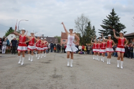 Princezny - mažoretky z Hluboké nad Vltavou - 2011 05. 01. - Rapšašské Zikmundohraní