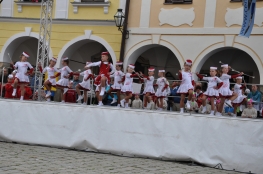 Princezny - mažoretky z Hluboké nad Vltavou - 2011 05. 28. . O střevíček pohádkové Telče