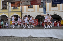 Princezny - mažoretky z Hluboké nad Vltavou - 2011 05. 28. . O střevíček pohádkové Telče