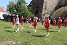 Princezny - mažoretky z Hluboké nad Vltavou - 2011 06. 04. - Švihovské hudební léto