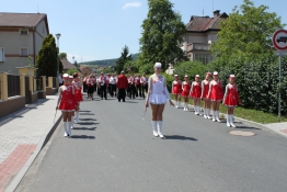 Princezny - mažoretky z Hluboké nad Vltavou - 2011 06. 04. - Švihovské hudební léto