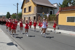 Princezny - mažoretky z Hluboké nad Vltavou - 2011 06. 04. - Švihovské hudební léto