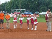 Princezny - mažoretky z Hluboké nad Vltavou - 2008 07. 13. - Zahájení ME baseballu