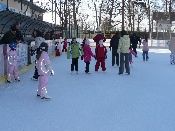 Princezny - mažoretky z Hluboké nad Vltavou - 2009 01. 24. - Mažobruslení