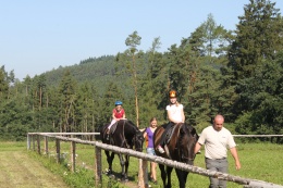 Princezny - mažoretky z Hluboké nad Vltavou - 2011 08. 14. - 20. - Mažotábor první ročník