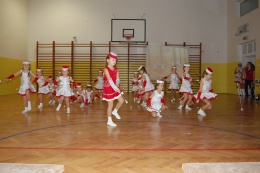 Princezny - mažoretky z Hluboké nad Vltavou - 2011 12. 17. - Mažobesídka