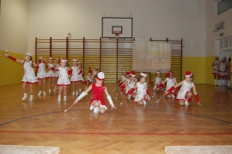 Princezny - mažoretky z Hluboké nad Vltavou - 2011 12. 17. - Mažobesídka