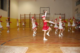 Princezny - mažoretky z Hluboké nad Vltavou - 2011 12. 17. - Mažobesídka