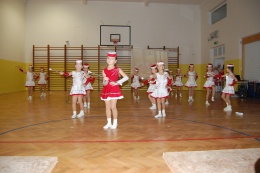 Princezny - mažoretky z Hluboké nad Vltavou - 2011 12. 17. - Mažobesídka