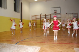 Princezny - mažoretky z Hluboké nad Vltavou - 2011 12. 17. - Mažobesídka