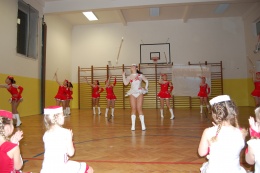 Princezny - mažoretky z Hluboké nad Vltavou - 2011 12. 17. - Mažobesídka