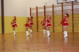 Princezny - mažoretky z Hluboké nad Vltavou - 2011 12. 17. - Mažobesídka