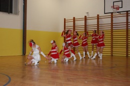 Princezny - mažoretky z Hluboké nad Vltavou - 2011 12. 17. - Mažobesídka