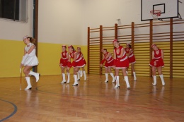 Princezny - mažoretky z Hluboké nad Vltavou - 2011 12. 17. - Mažobesídka