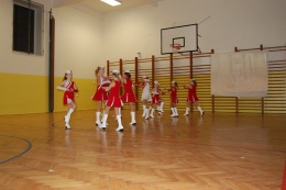 Princezny - mažoretky z Hluboké nad Vltavou - 2011 12. 17. - Mažobesídka