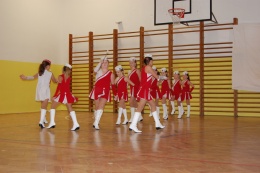 Princezny - mažoretky z Hluboké nad Vltavou - 2011 12. 17. - Mažobesídka