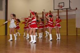 Princezny - mažoretky z Hluboké nad Vltavou - 2011 12. 17. - Mažobesídka