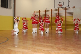 Princezny - mažoretky z Hluboké nad Vltavou - 2011 12. 17. - Mažobesídka