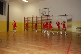 Princezny - mažoretky z Hluboké nad Vltavou - 2011 12. 17. - Mažobesídka