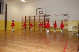 Princezny - mažoretky z Hluboké nad Vltavou - 2011 12. 17. - Mažobesídka