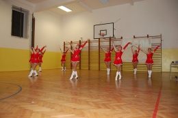 Princezny - mažoretky z Hluboké nad Vltavou - 2011 12. 17. - Mažobesídka