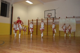 Princezny - mažoretky z Hluboké nad Vltavou - 2011 12. 17. - Mažobesídka