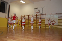 Princezny - mažoretky z Hluboké nad Vltavou - 2011 12. 17. - Mažobesídka