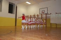 Princezny - mažoretky z Hluboké nad Vltavou - 2011 12. 17. - Mažobesídka