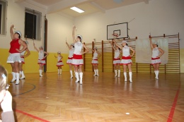 Princezny - mažoretky z Hluboké nad Vltavou - 2011 12. 17. - Mažobesídka