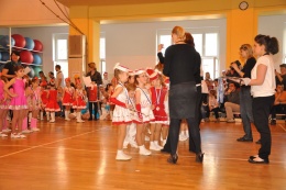 Princezny - mažoretky z Hluboké nad Vltavou - 2012 03. 17. - Radotínský pohár