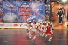 Princezny - mažoretky z Hluboké nad Vltavou - 2012 03. 25. - Evropa 2 Taneční skupina roku 2012 - Jindřichův Hradec