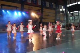 Princezny - mažoretky z Hluboké nad Vltavou - 2012 04. 14. - Taneční skupina roku 2012 - Mistrovství Čech Praha