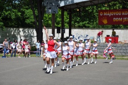 Princezny - mažoretky z Hluboké nad Vltavou - 2012 05. 19. - O májovou korunku Jemnice