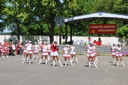 Princezny - mažoretky z Hluboké nad Vltavou - 2012 05. 19. - O májovou korunku Jemnice