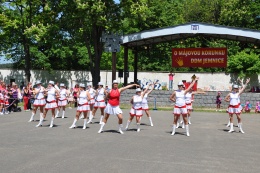 Princezny - mažoretky z Hluboké nad Vltavou - 2012 05. 19. - O májovou korunku Jemnice