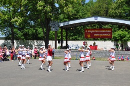 Princezny - mažoretky z Hluboké nad Vltavou - 2012 05. 19. - O májovou korunku Jemnice