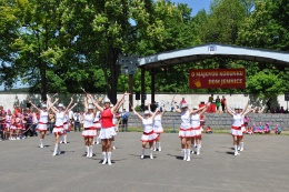 Princezny - mažoretky z Hluboké nad Vltavou - 2012 05. 19. - O májovou korunku Jemnice