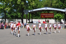 Princezny - mažoretky z Hluboké nad Vltavou - 2012 05. 19. - O májovou korunku Jemnice