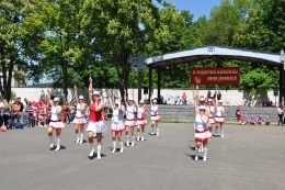 Princezny - mažoretky z Hluboké nad Vltavou - 2012 05. 19. - O májovou korunku Jemnice