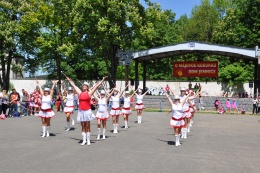 Princezny - mažoretky z Hluboké nad Vltavou - 2012 05. 19. - O májovou korunku Jemnice