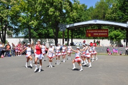 Princezny - mažoretky z Hluboké nad Vltavou - 2012 05. 19. - O májovou korunku Jemnice