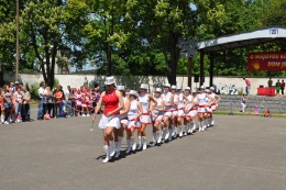 Princezny - mažoretky z Hluboké nad Vltavou - 2012 05. 19. - O májovou korunku Jemnice